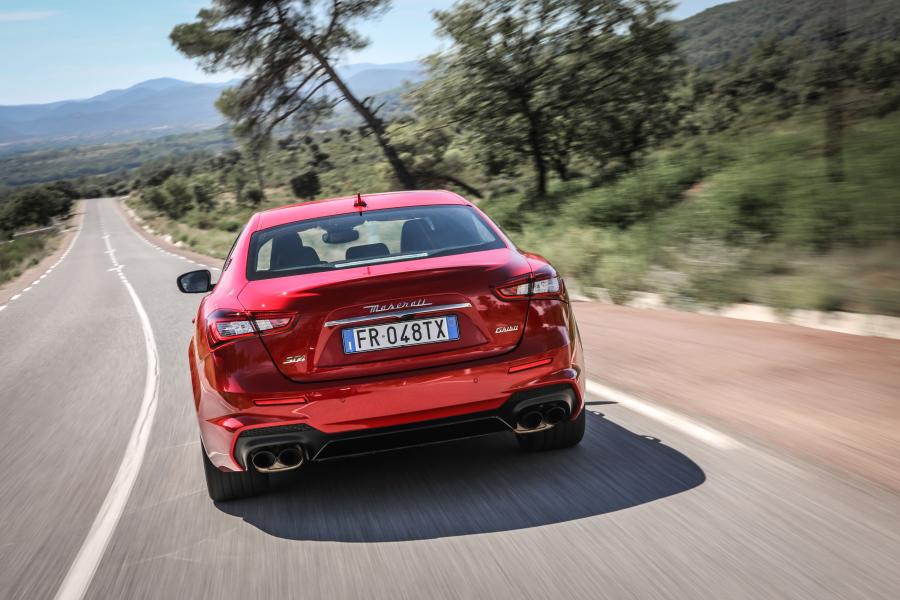  Maserati Ghibli S Q4 GranSport Nerissimo Pack 2018 года  (фото 6 из 18)